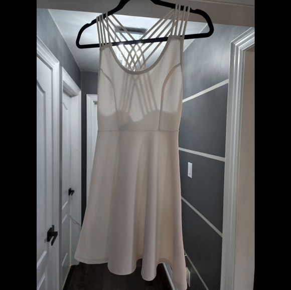Charlotte Russe White Dress. Size M. - Picture 2 of 7